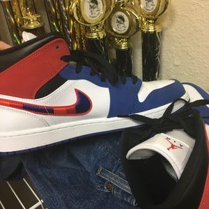 Jordan 1 mid L-train